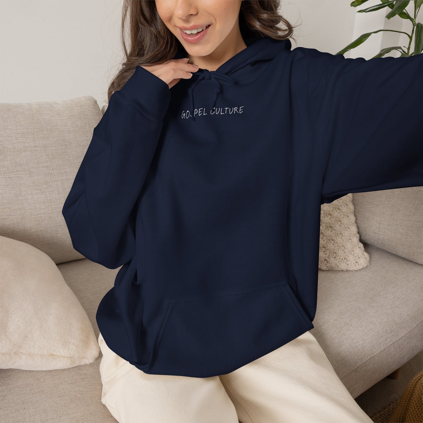 Gospel Culture Hoodie – 'Solo Dios Puede Llenar el Vacío de Tu Corazón' Hoodie