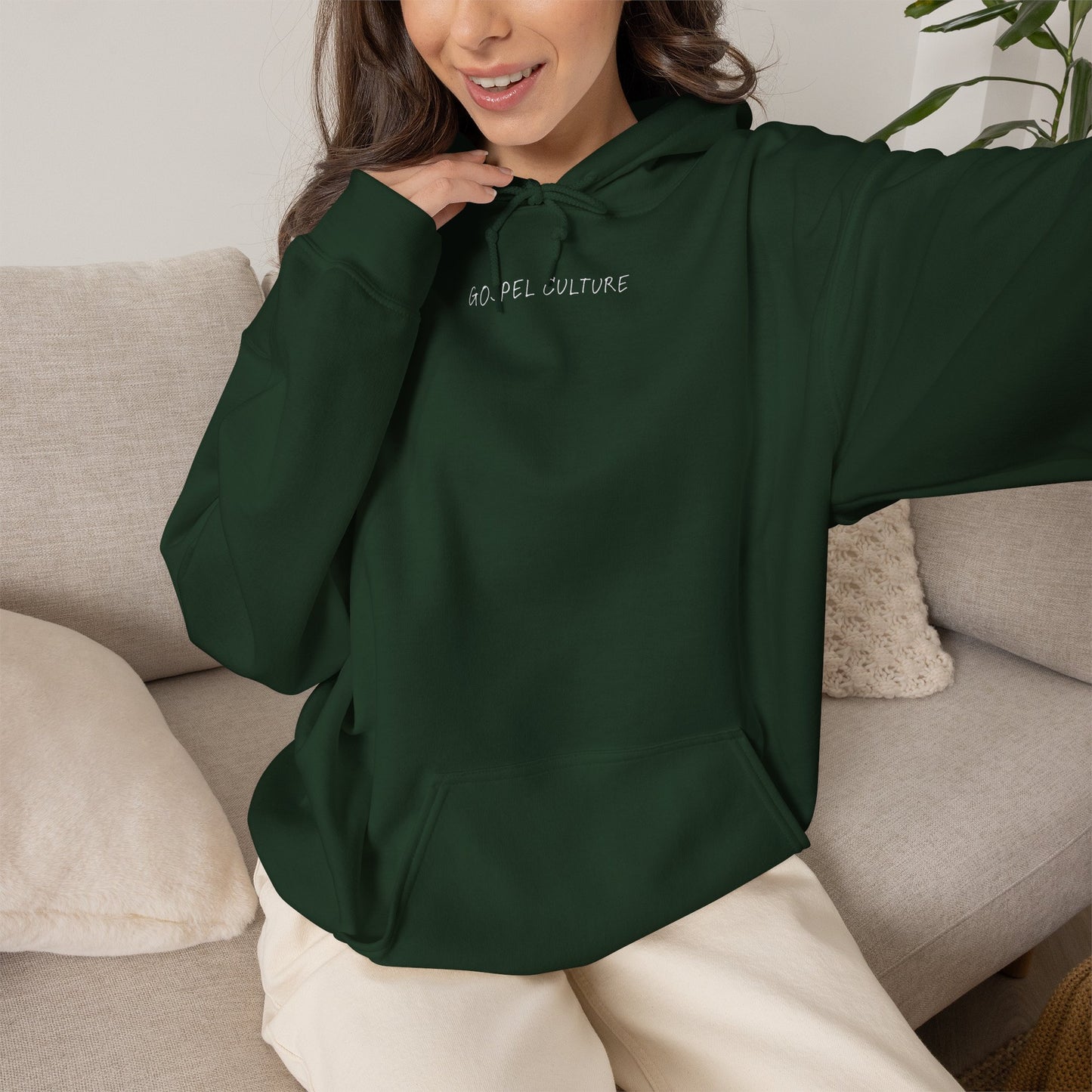 Gospel Culture Hoodie – 'Solo Dios Puede Llenar el Vacío de Tu Corazón' Hoodie